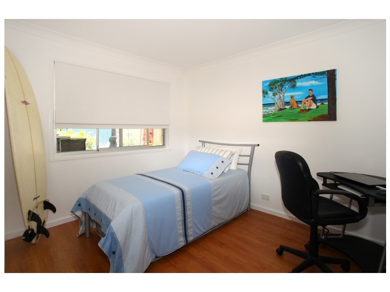 32 Allambi Avenue, Broadbeach Waters QLD 4218