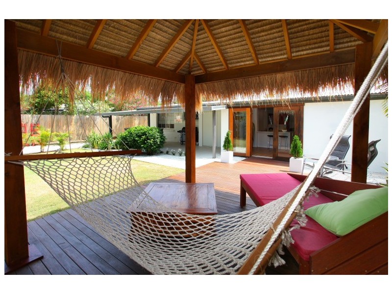 32 Allambi Avenue, Broadbeach Waters QLD 4218