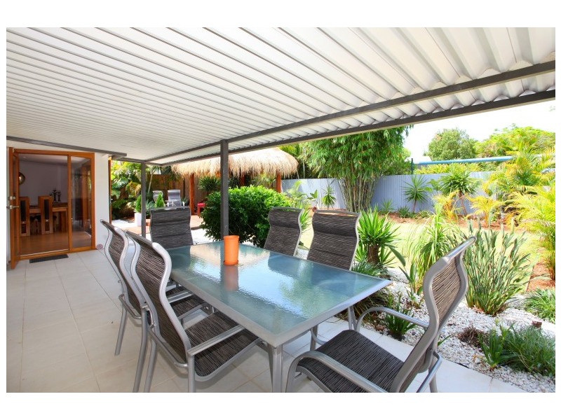 32 Allambi Avenue, Broadbeach Waters QLD 4218