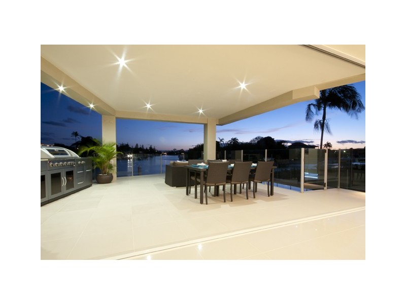 90 Monaco Street, Broadbeach Waters QLD 4218