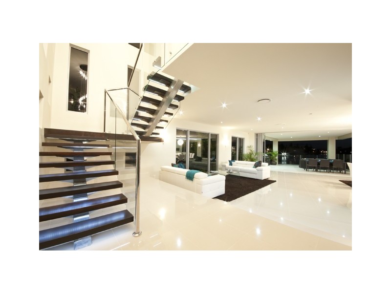 90 Monaco Street, Broadbeach Waters QLD 4218