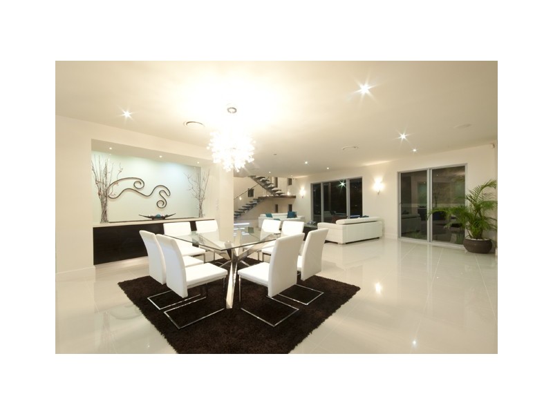 90 Monaco Street, Broadbeach Waters QLD 4218