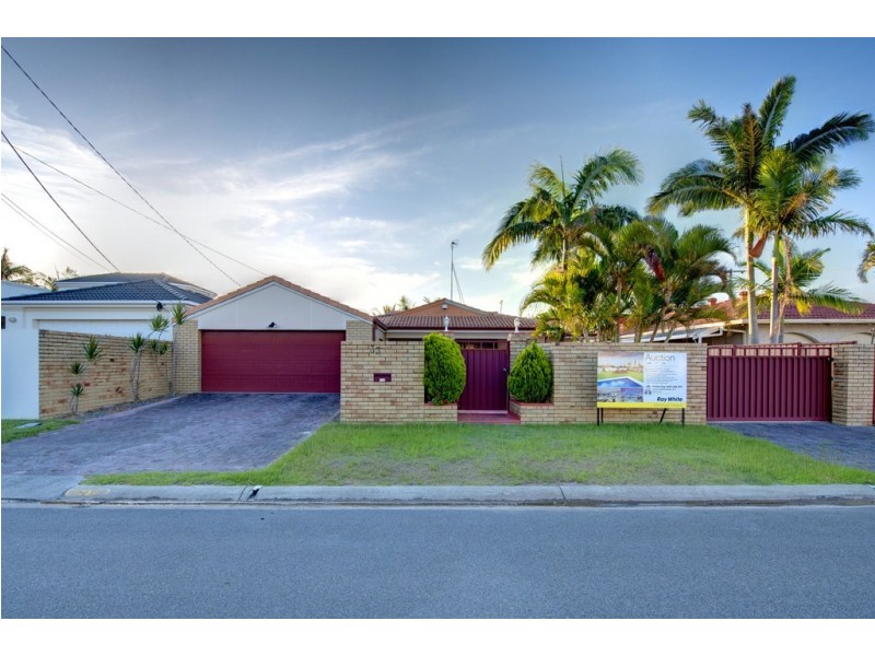 33 Beverley Crescent, Broadbeach Waters QLD 4218