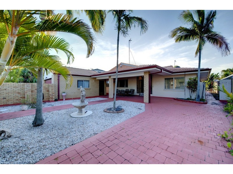 33 Beverley Crescent, Broadbeach Waters QLD 4218