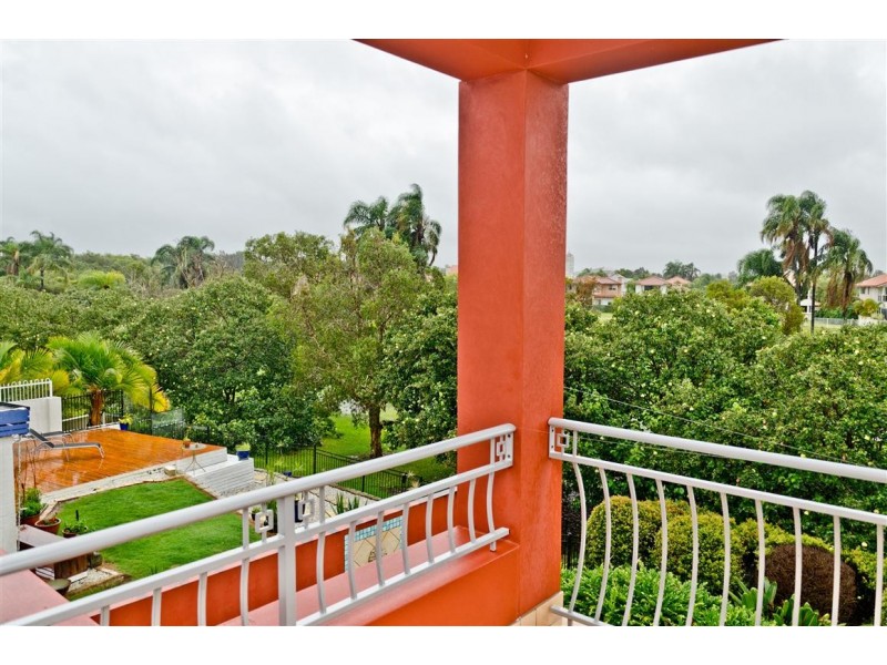 16/145 Palm Meadows Drive, Carrara QLD 4211