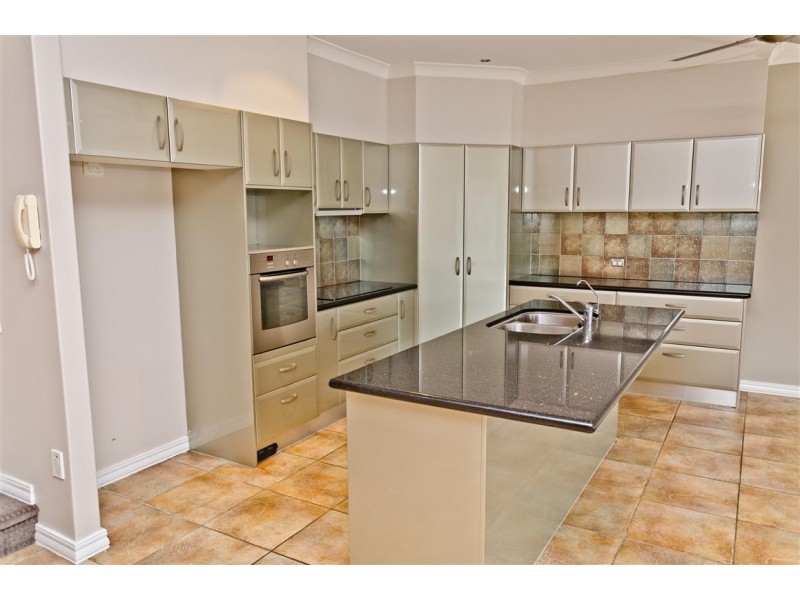 16/145 Palm Meadows Drive, Carrara QLD 4211