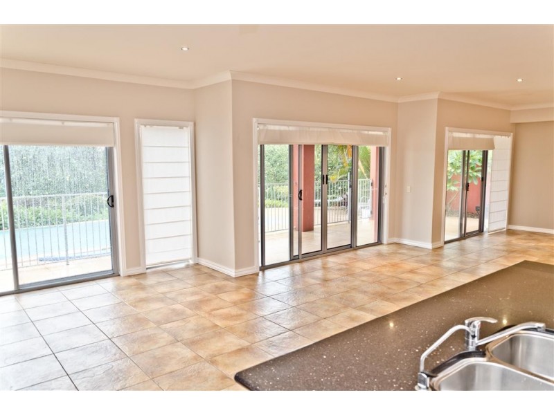 16/145 Palm Meadows Drive, Carrara QLD 4211