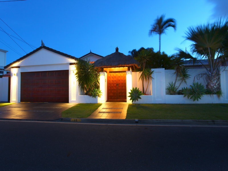 26 Andrea Avenue, Broadbeach Waters QLD 4218