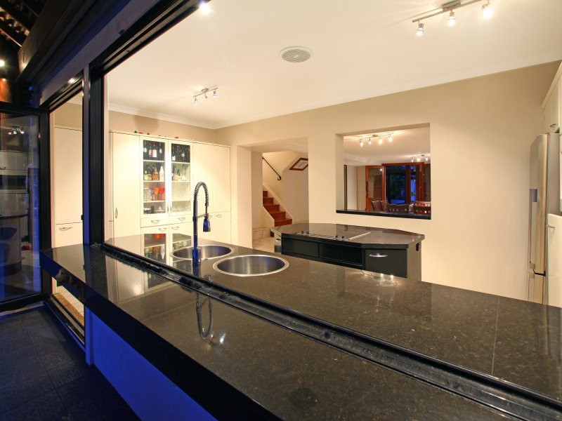 26 Andrea Avenue, Broadbeach Waters QLD 4218