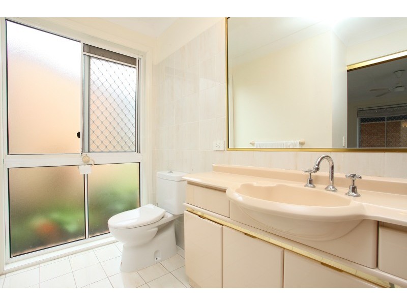 10 Antigua Way, Clear Island Waters QLD 4226