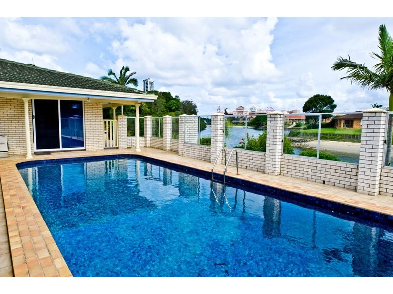 4-6 Merrimac Boulevard, Broadbeach Waters QLD 4218