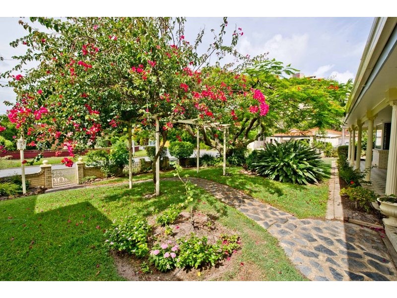 4-6 Merrimac Boulevard, Broadbeach Waters QLD 4218