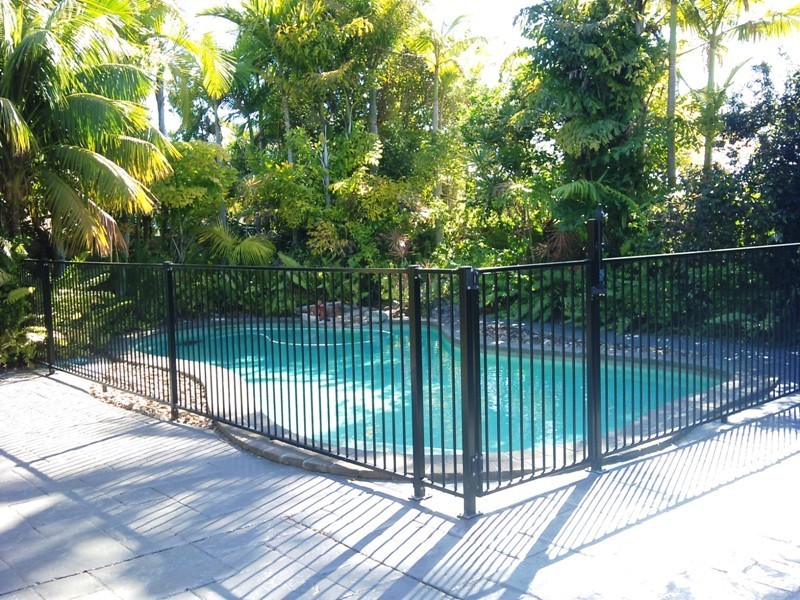 4 Bon Aire Court, Clear Island Waters QLD 4226