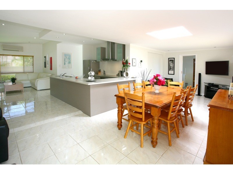 12 Bahia Court, Broadbeach Waters QLD 4218