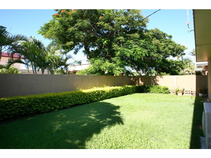 12 Bahia Court, Broadbeach Waters QLD 4218