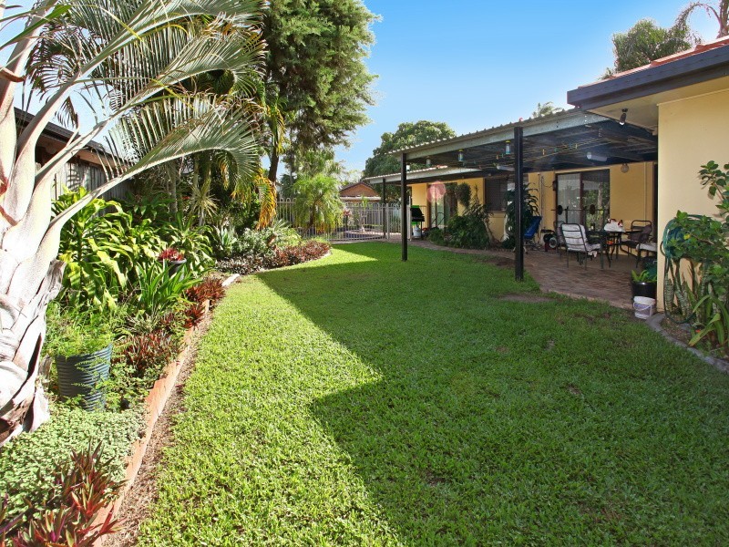 5 Normanby Street, Mermaid Waters QLD 4218