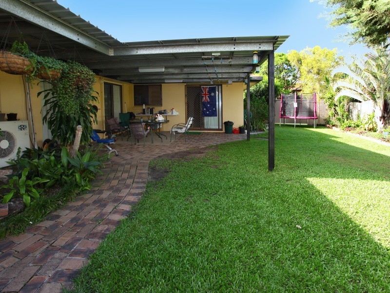 5 Normanby Street, Mermaid Waters QLD 4218
