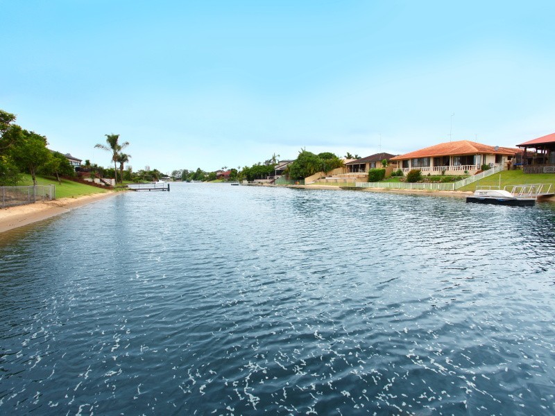3 Moola Court, Broadbeach Waters QLD 4218