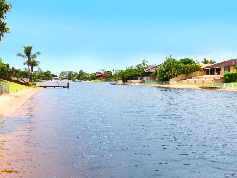 3 Moola Court, Broadbeach Waters QLD 4218