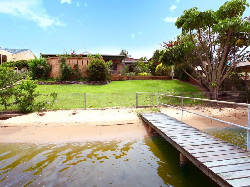 3 Moola Court, Broadbeach Waters QLD 4218