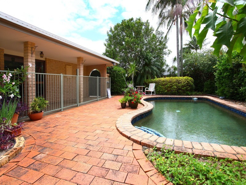 3 Moola Court, Broadbeach Waters QLD 4218
