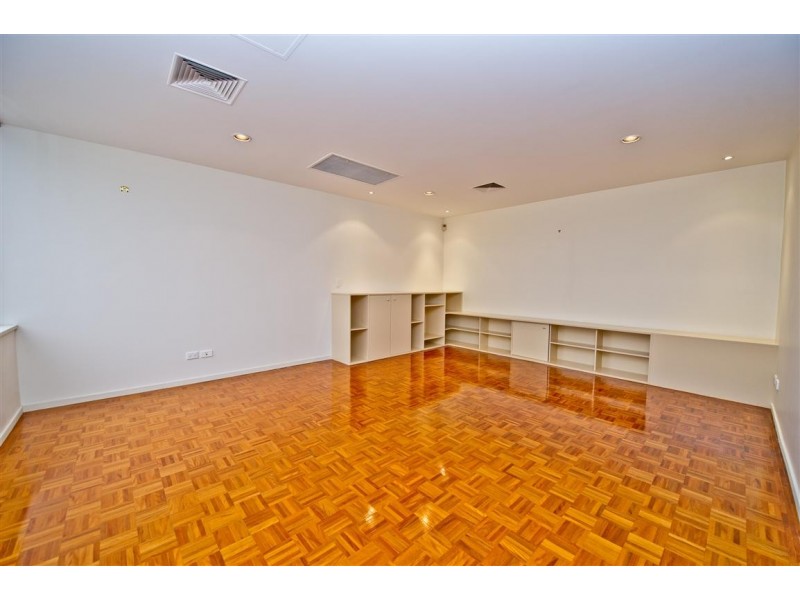 12 Meadowview Drive, Carrara QLD 4211