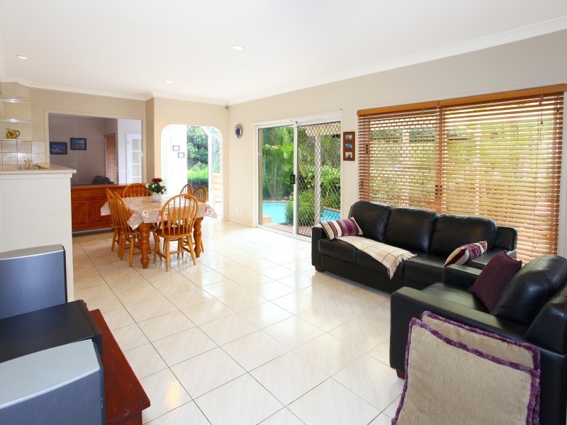 20 Banff Court, Robina QLD 4226