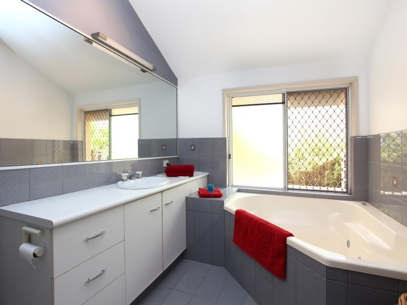 20 Banff Court, Robina QLD 4226