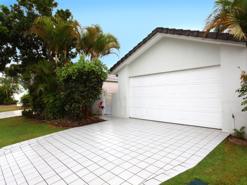 42 Emerton Court, Robina QLD 4226