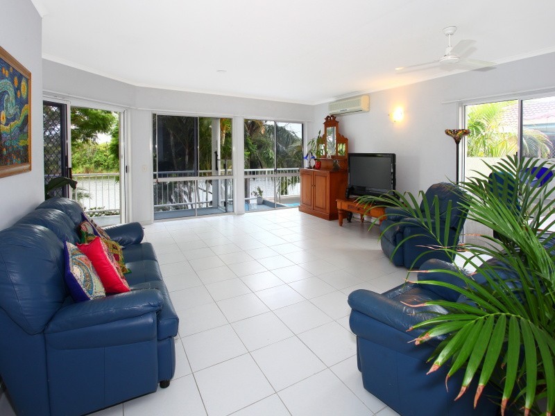 42 Emerton Court, Robina QLD 4226