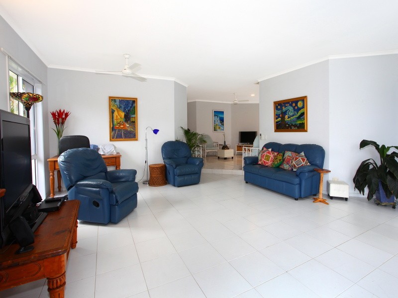 42 Emerton Court, Robina QLD 4226