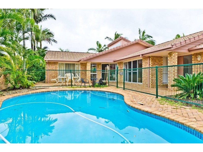 38 Santa Cruz Boulevard, Clear Island Waters QLD 4226