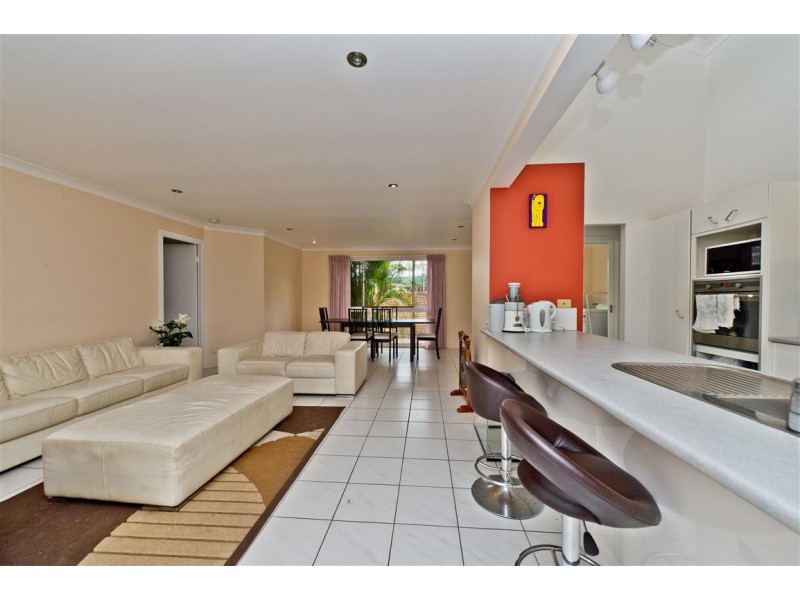 38 Santa Cruz Boulevard, Clear Island Waters QLD 4226