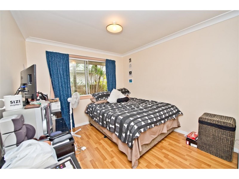 38 Santa Cruz Boulevard, Clear Island Waters QLD 4226