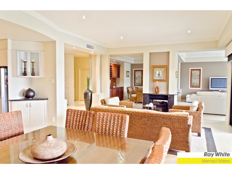 44 Bollard Circuit, Clear Island Waters QLD 4226