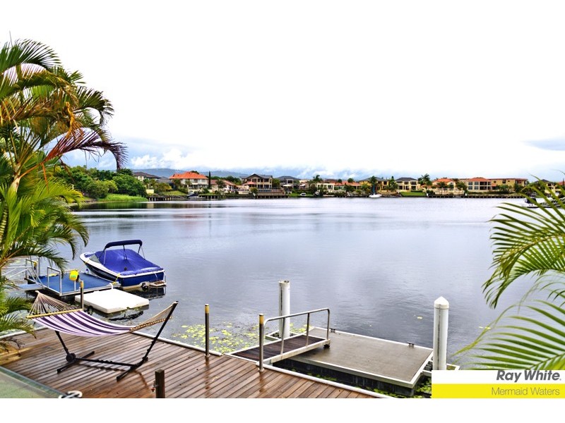 44 Bollard Circuit, Clear Island Waters QLD 4226