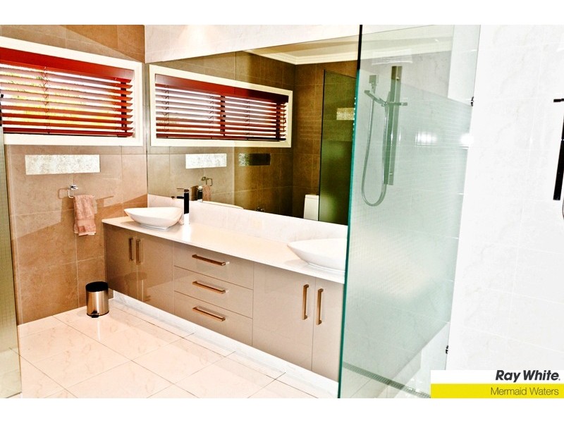 44 Bollard Circuit, Clear Island Waters QLD 4226