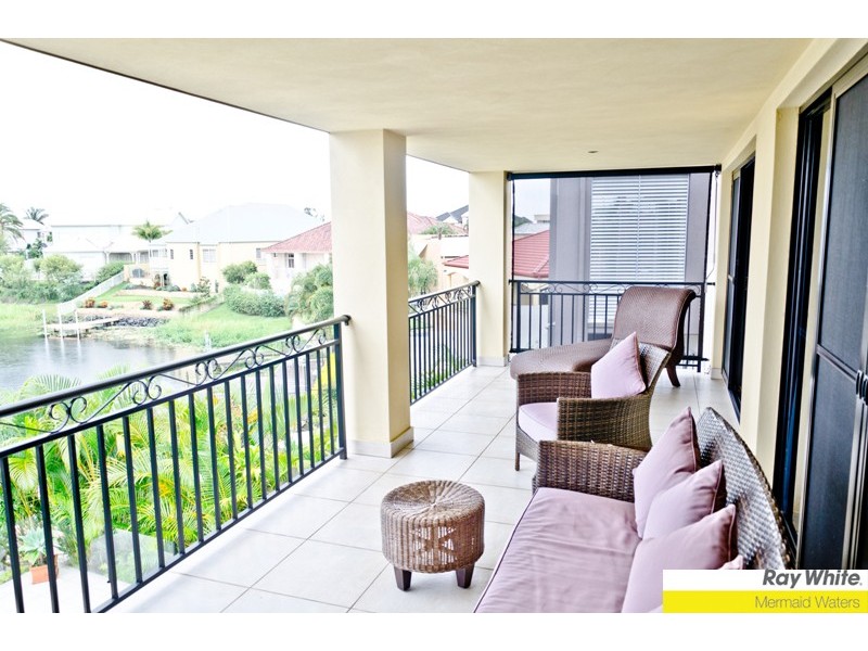 44 Bollard Circuit, Clear Island Waters QLD 4226
