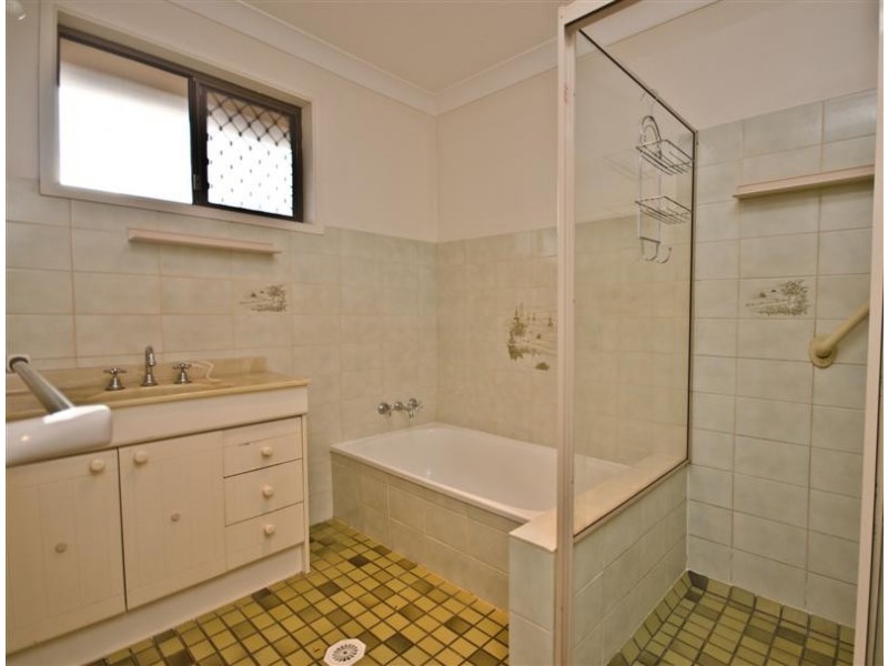 80 Rumrunner Street, Mermaid Waters QLD 4218