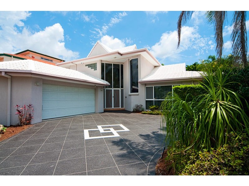 103 Santa Cruz Blvd, Clear Island Waters QLD 4226