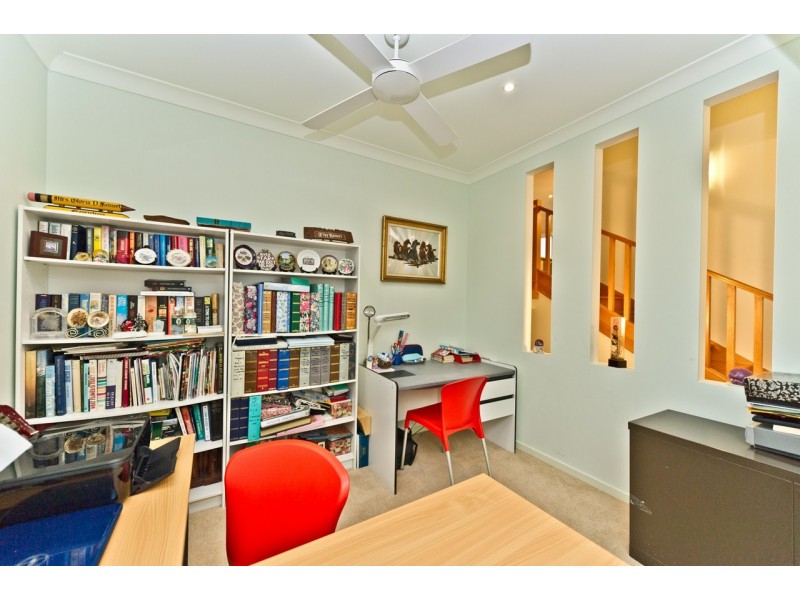 15 Skyburnett St, Reedy Creek QLD 4227