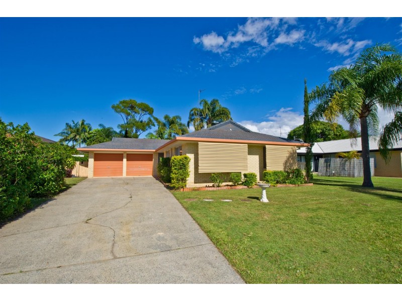 5 Hood Ct, Mermaid Waters QLD 4218