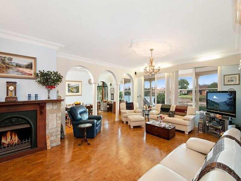 4-6 Merrimac Blvd, Broadbeach Waters QLD 4218