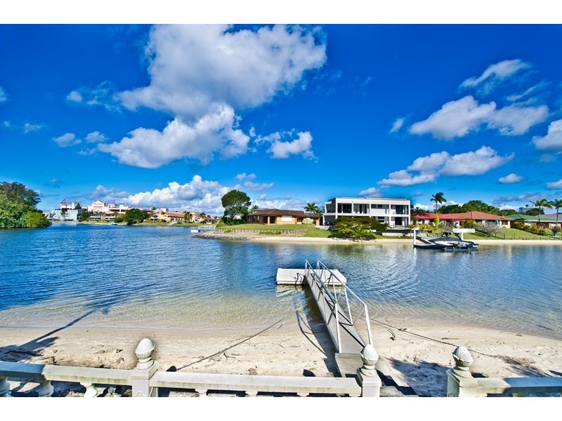 4-6 Merrimac Blvd, Broadbeach Waters QLD 4218