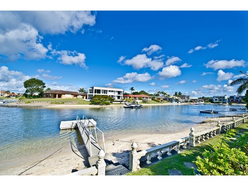 4-6 Merrimac Blvd, Broadbeach Waters QLD 4218