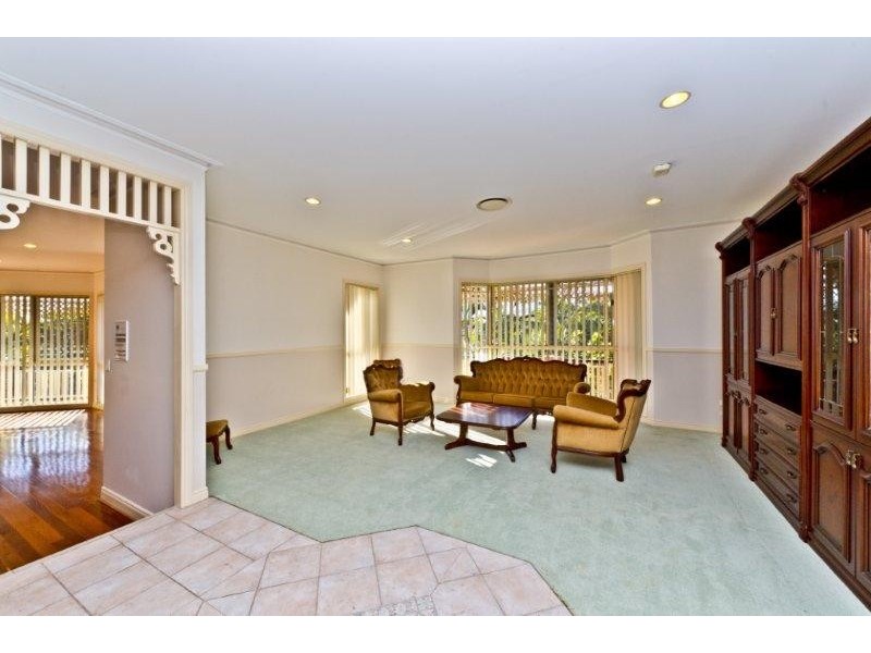 10 Rosebud St, Robina QLD 4226