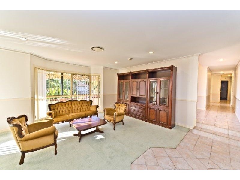 10 Rosebud St, Robina QLD 4226