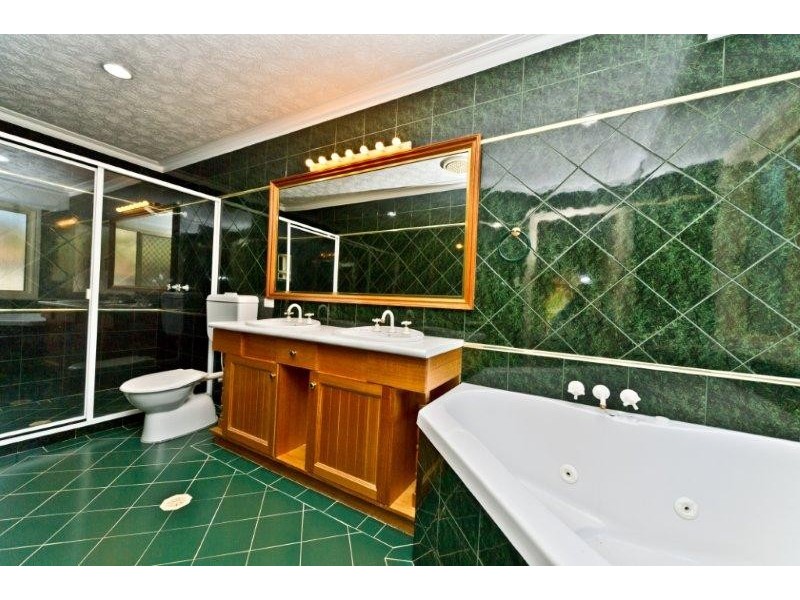 10 Rosebud St, Robina QLD 4226