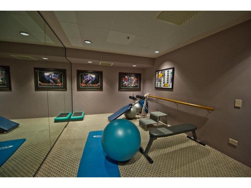 12 Commodore Drive, Paradise Waters QLD 4217