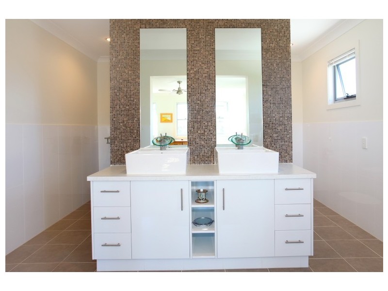 9 Oxford Court, Robina QLD 4226